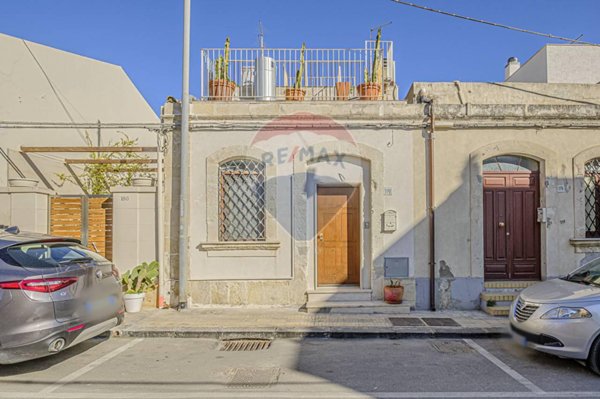 casa indipendente in affitto a Siracusa in zona Borgata