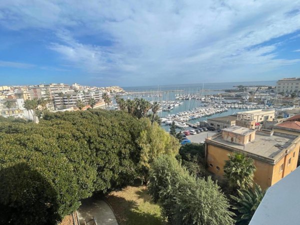 appartamento in affitto a Siracusa in zona Borgata