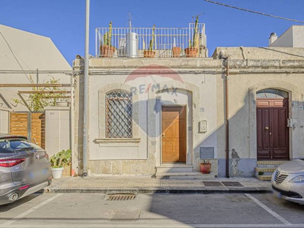 casa indipendente in affitto a Siracusa in zona Borgata