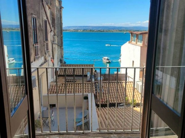 appartamento in affitto a Siracusa in zona Isola Ortigia