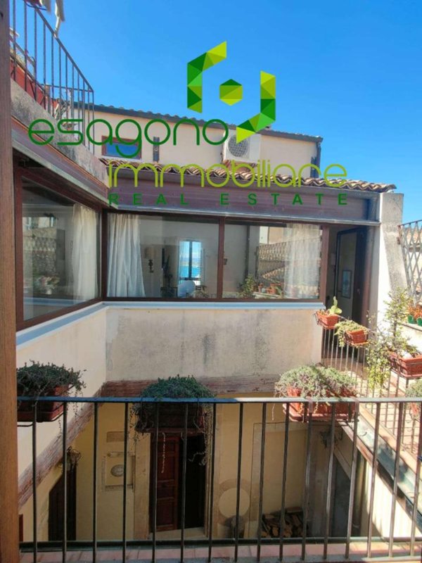 appartamento in affitto a Siracusa in zona Isola Ortigia