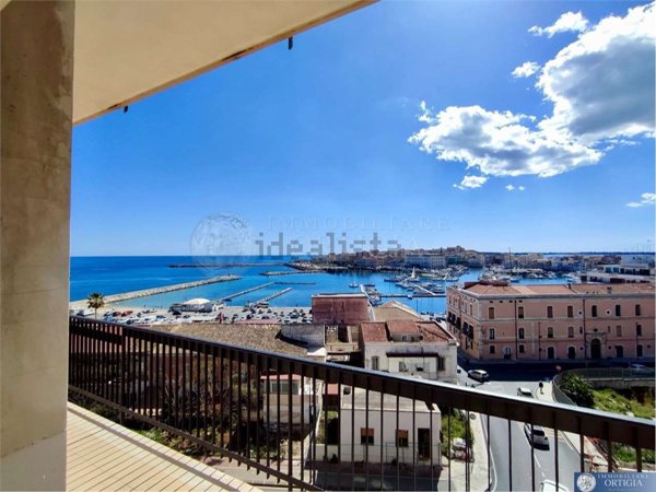 appartamento in affitto a Siracusa in zona Isola Ortigia