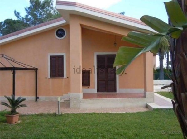 appartamento in affitto a Siracusa in zona Fontane Bianche