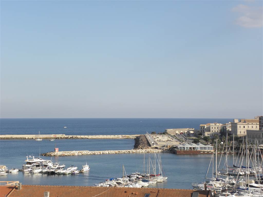 appartamento in affitto a Siracusa in zona Borgata