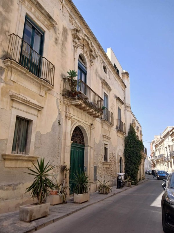 appartamento in affitto a Siracusa in zona Isola Ortigia