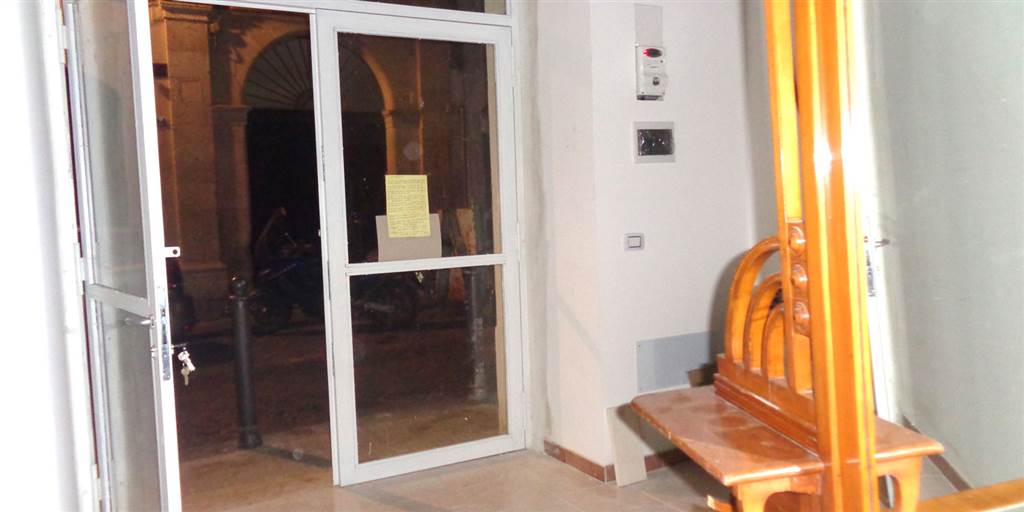 negozio in affitto a Siracusa in zona Isola Ortigia