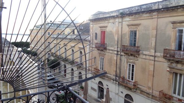appartamento in affitto a Siracusa in zona Isola Ortigia