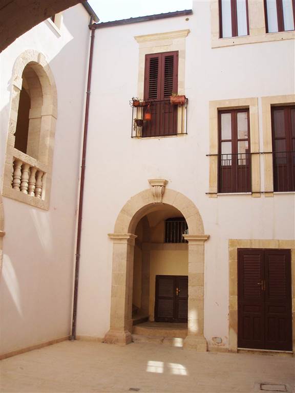 appartamento in affitto a Siracusa in zona Isola Ortigia