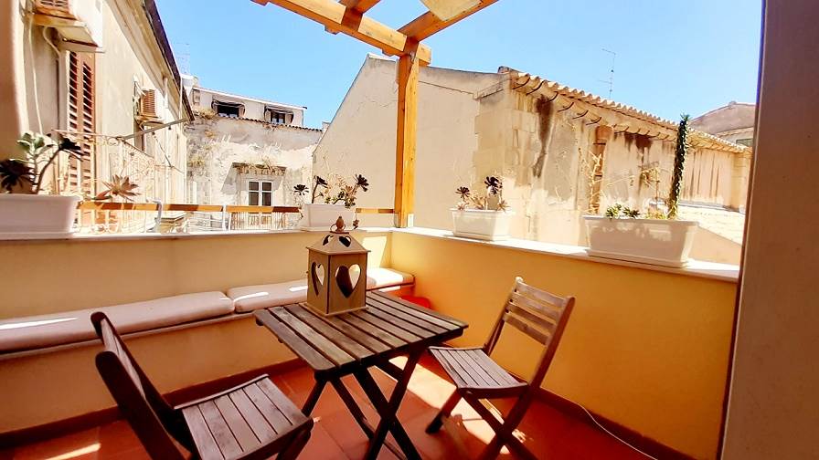 appartamento in affitto a Siracusa in zona Isola Ortigia