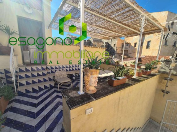 appartamento in affitto a Siracusa in zona Isola Ortigia