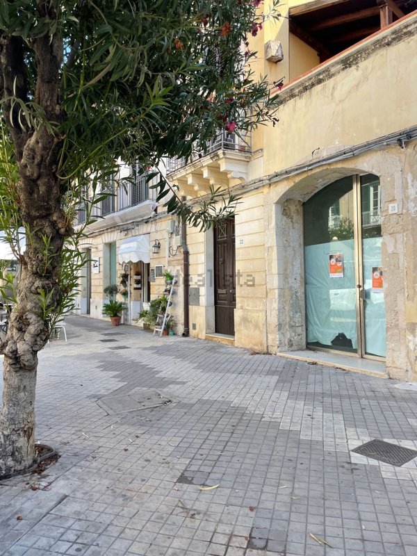 locale commerciale in affitto a Siracusa in zona Centro Città