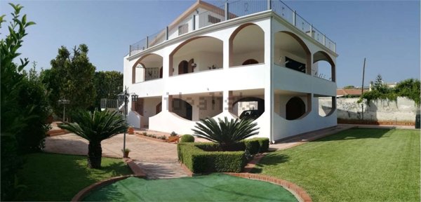 casa indipendente in affitto a Siracusa in zona Isola / Plemmirio