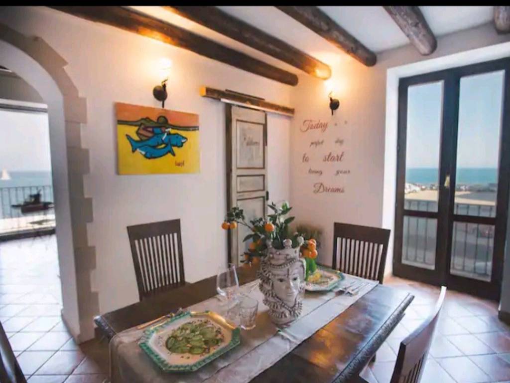 appartamento in affitto a Siracusa in zona Isola Ortigia