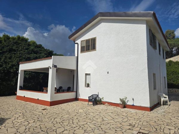 casa indipendente in affitto a Siracusa in zona Isola / Plemmirio