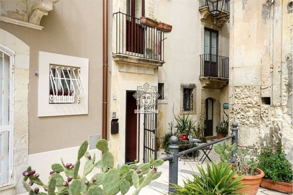 appartamento in affitto a Siracusa in zona Isola Ortigia