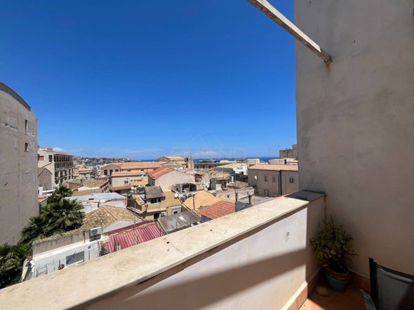 appartamento in affitto a Siracusa in zona Isola Ortigia