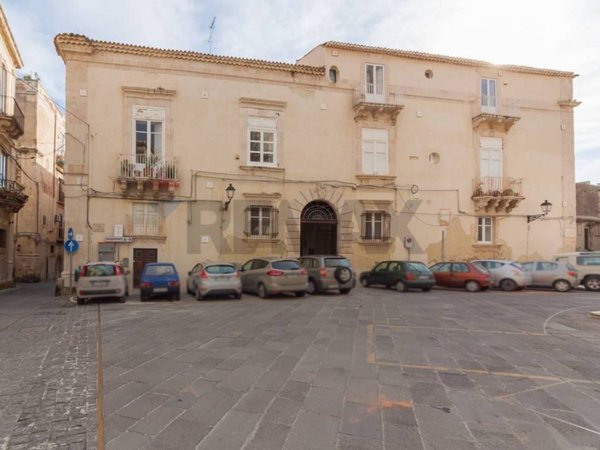 appartamento in affitto a Siracusa in zona Isola Ortigia