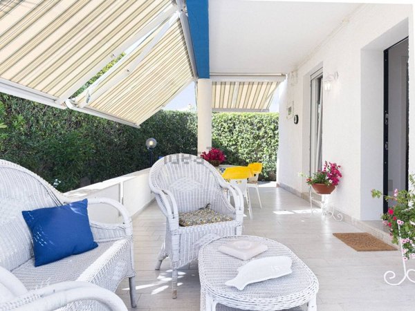 appartamento in affitto a Siracusa in zona Fontane Bianche