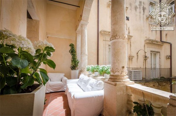 appartamento in affitto a Siracusa in zona Isola Ortigia