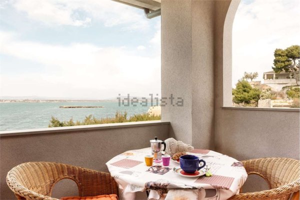 appartamento in affitto a Siracusa in zona Isola / Plemmirio