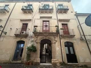 appartamento in affitto a Siracusa in zona Isola Ortigia