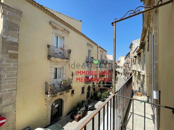 appartamento in affitto a Siracusa in zona Isola Ortigia