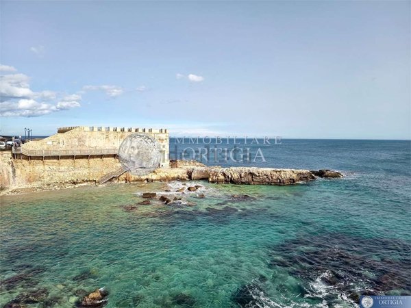 appartamento in affitto a Siracusa in zona Isola Ortigia