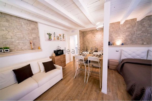 appartamento in affitto a Siracusa in zona Isola Ortigia