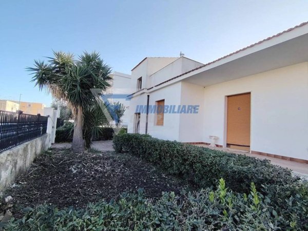casa indipendente in affitto a Siracusa in zona Grottasanta