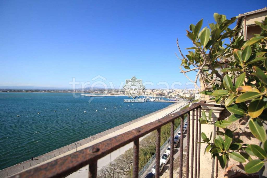 appartamento in affitto a Siracusa in zona Isola Ortigia