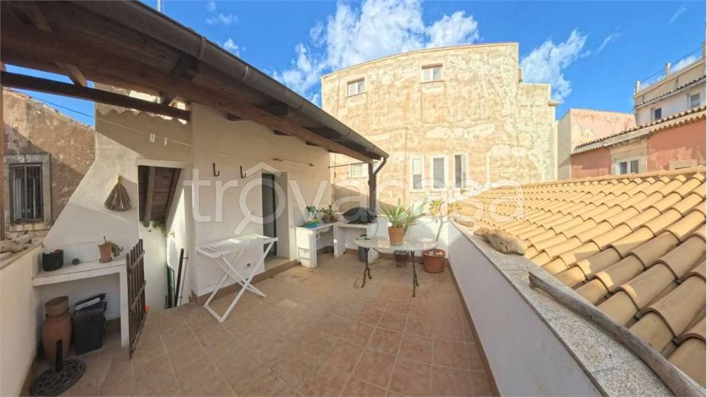 appartamento in affitto a Siracusa in zona Isola Ortigia