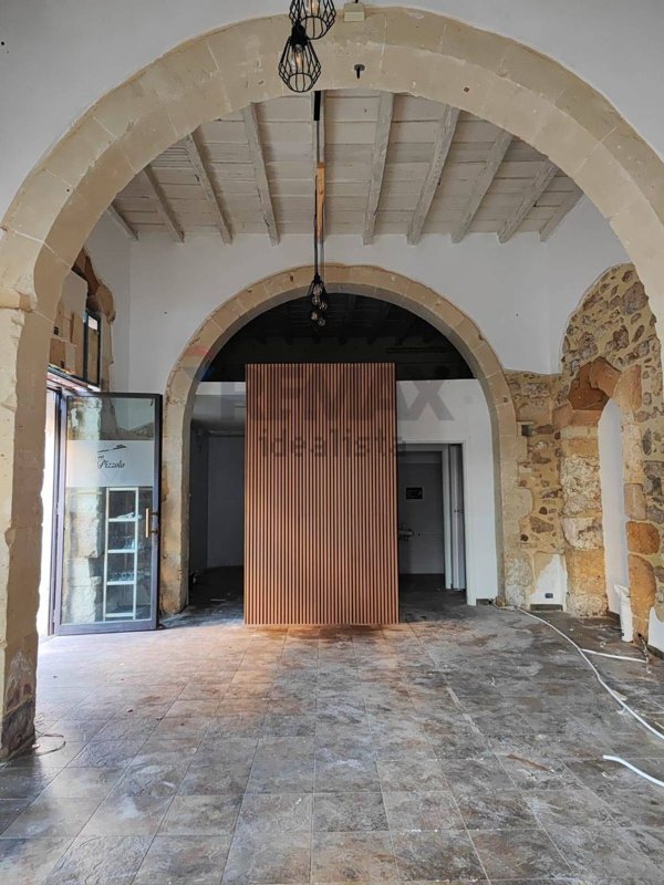 locale commerciale in affitto a Siracusa in zona Centro Città