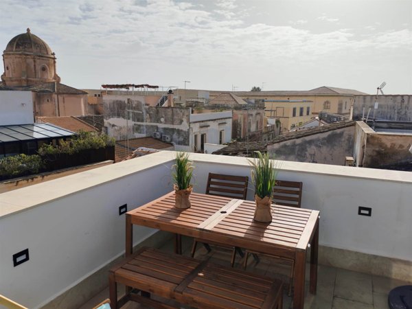 appartamento in affitto a Siracusa in zona Isola Ortigia