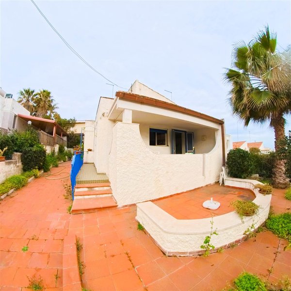 casa indipendente in affitto a Siracusa in zona Fontane Bianche