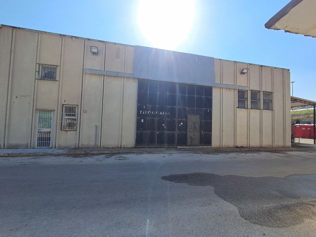 locale commerciale in affitto a Siracusa in zona Targia