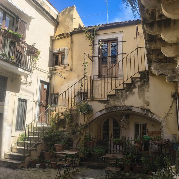 appartamento in affitto a Siracusa in zona Isola Ortigia
