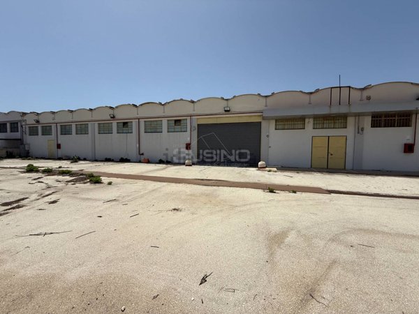 capannone in affitto a Siracusa in zona Isola Ortigia