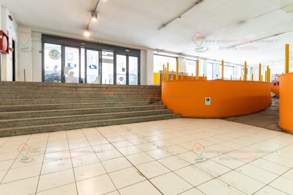 locale commerciale in affitto a Siracusa in zona Centro Città