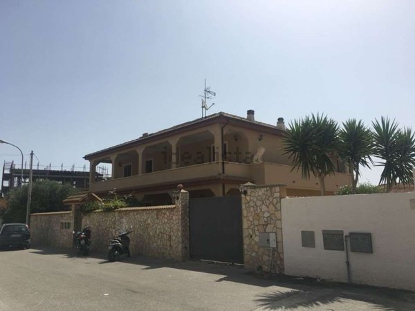 appartamento in affitto a Siracusa in zona Targia