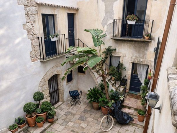 appartamento in affitto a Siracusa in zona Isola Ortigia