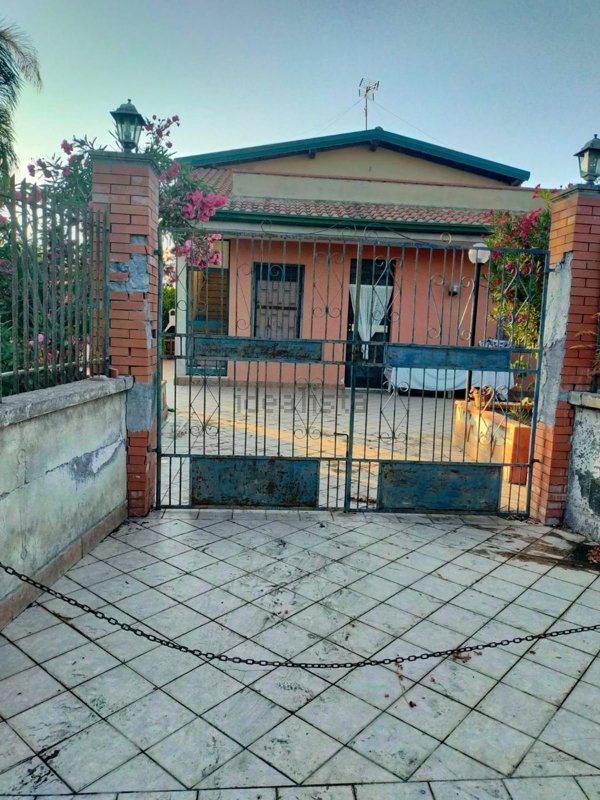 pentavano in affitto a Siracusa in zona Cassibile