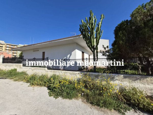 casa indipendente in affitto a Siracusa in zona Grottasanta