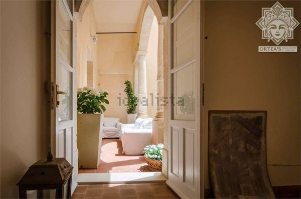 appartamento in affitto a Siracusa in zona Isola Ortigia