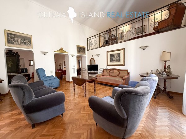 appartamento in affitto a Siracusa in zona Isola Ortigia