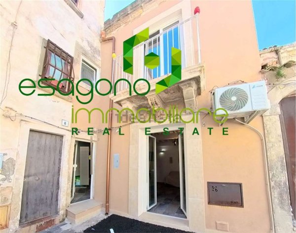 appartamento in affitto a Siracusa in zona Isola Ortigia