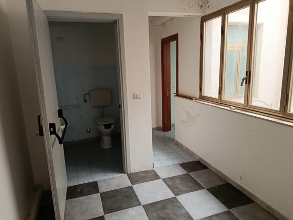 negozio in affitto a Siracusa in zona Borgata