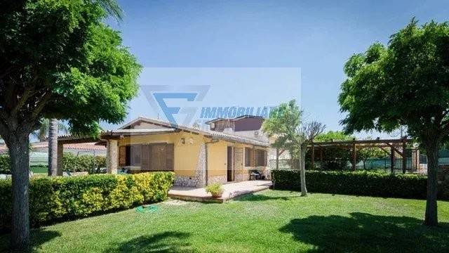 casa indipendente in affitto a Siracusa in zona Arenella