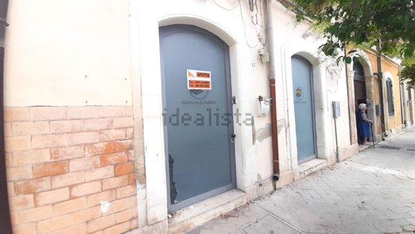 locale commerciale in affitto a Siracusa in zona Borgata
