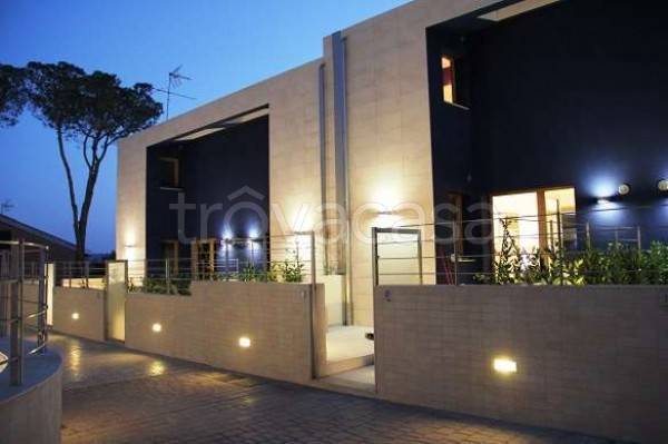 casa indipendente in affitto a Siracusa in zona Belvedere