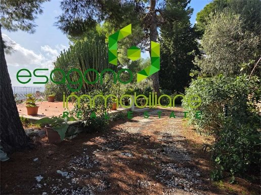 casa indipendente in affitto a Siracusa in zona Epipoli